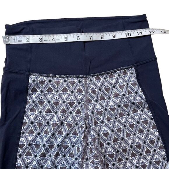 Athleta Mantra Print Leggings Cropped Navy White Print XS - Picture 2 of 10